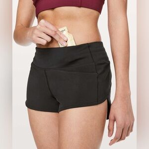 A Lululemon 🍋 Speed Up low rise Short *2.5"